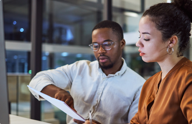 fp&a male and female recruiters working together